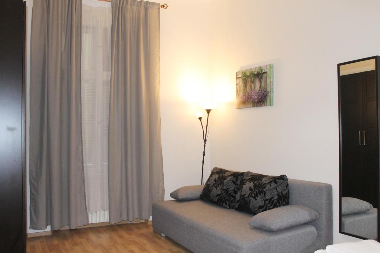 Modern Apartment Ve Smeckach 28 Praga Exterior foto