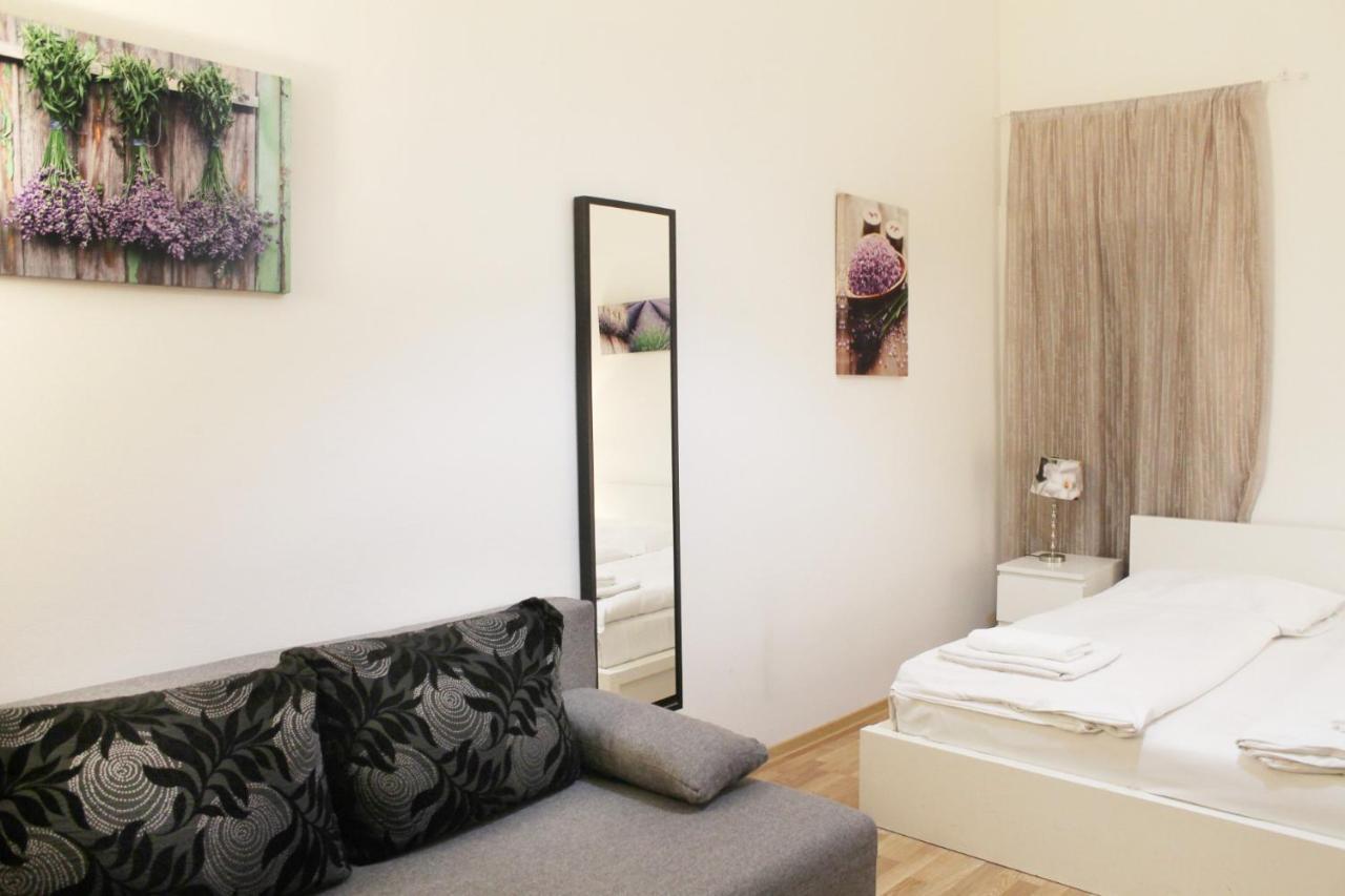 Modern Apartment Ve Smeckach 28 Praga Exterior foto